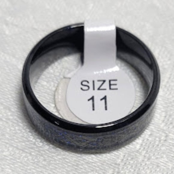 BLACK AND BLUE BEVELED TITANIUM RING SIZE 11 - Picture 3 of 3